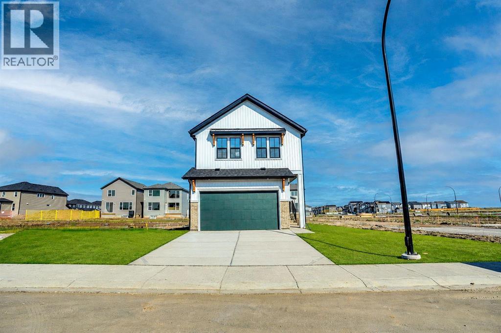 68 Sugarsnap Green SE, Rangeview, Calgary photo 2