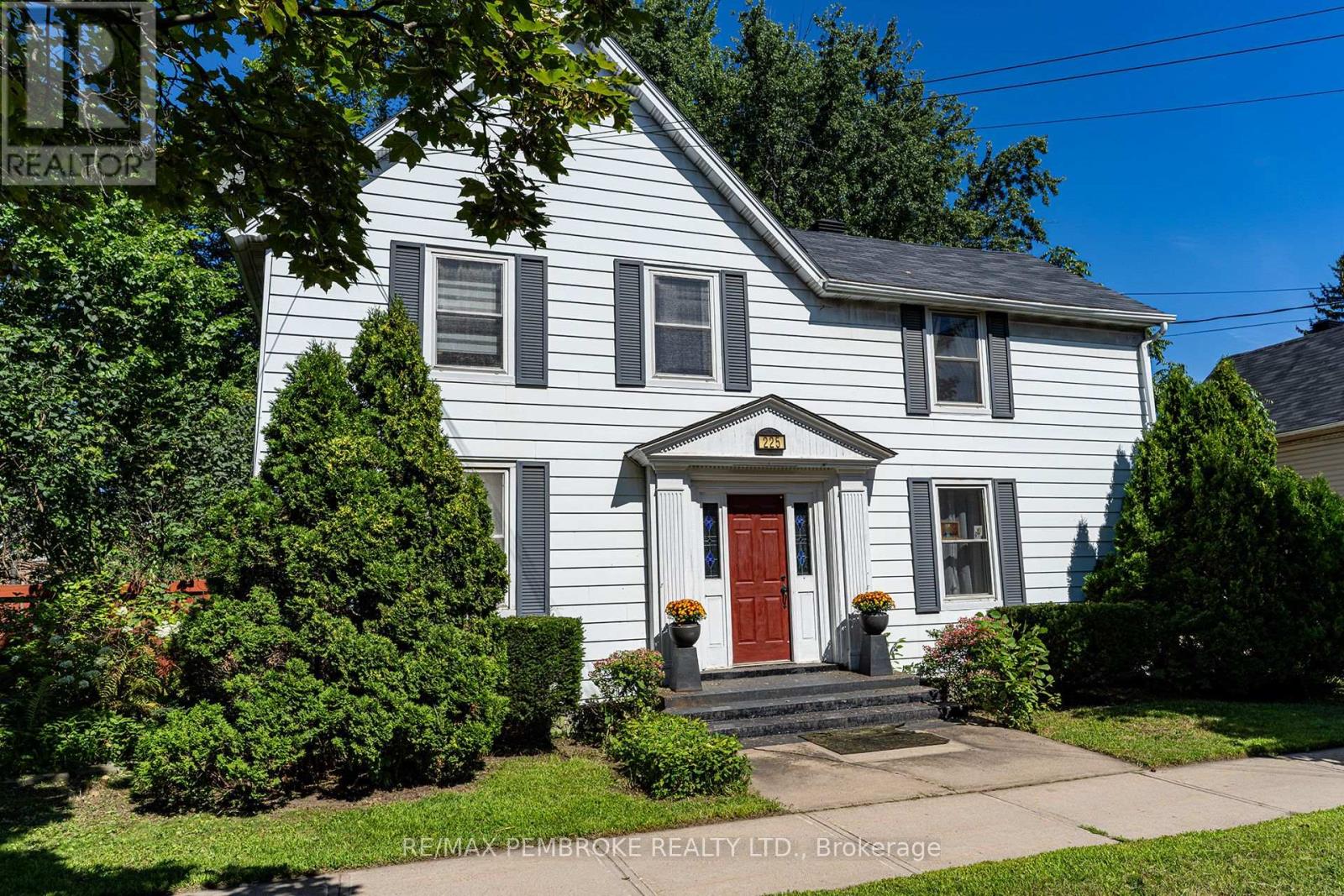 225 MARY STREET - 1