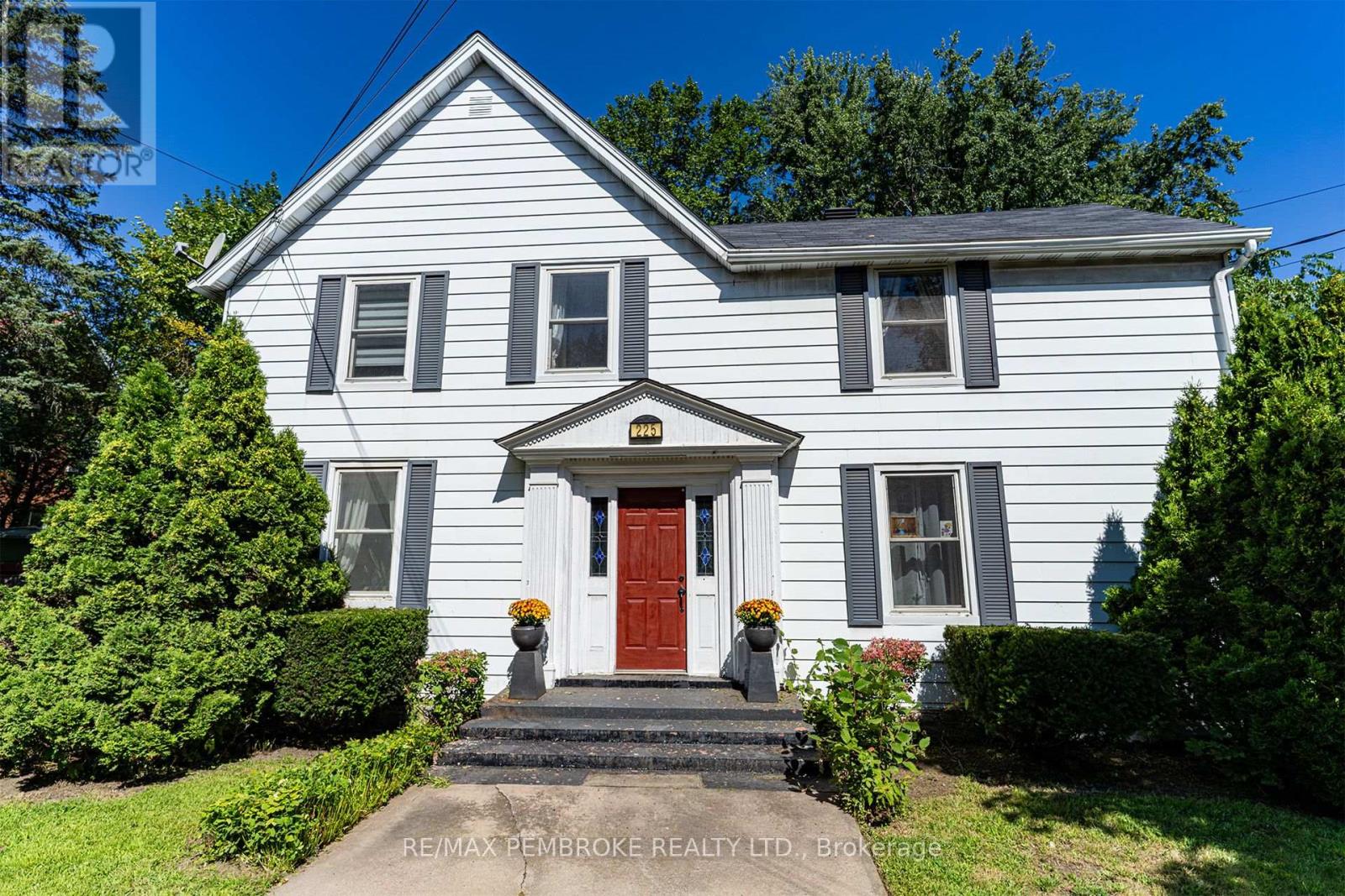 225 MARY STREET - 2