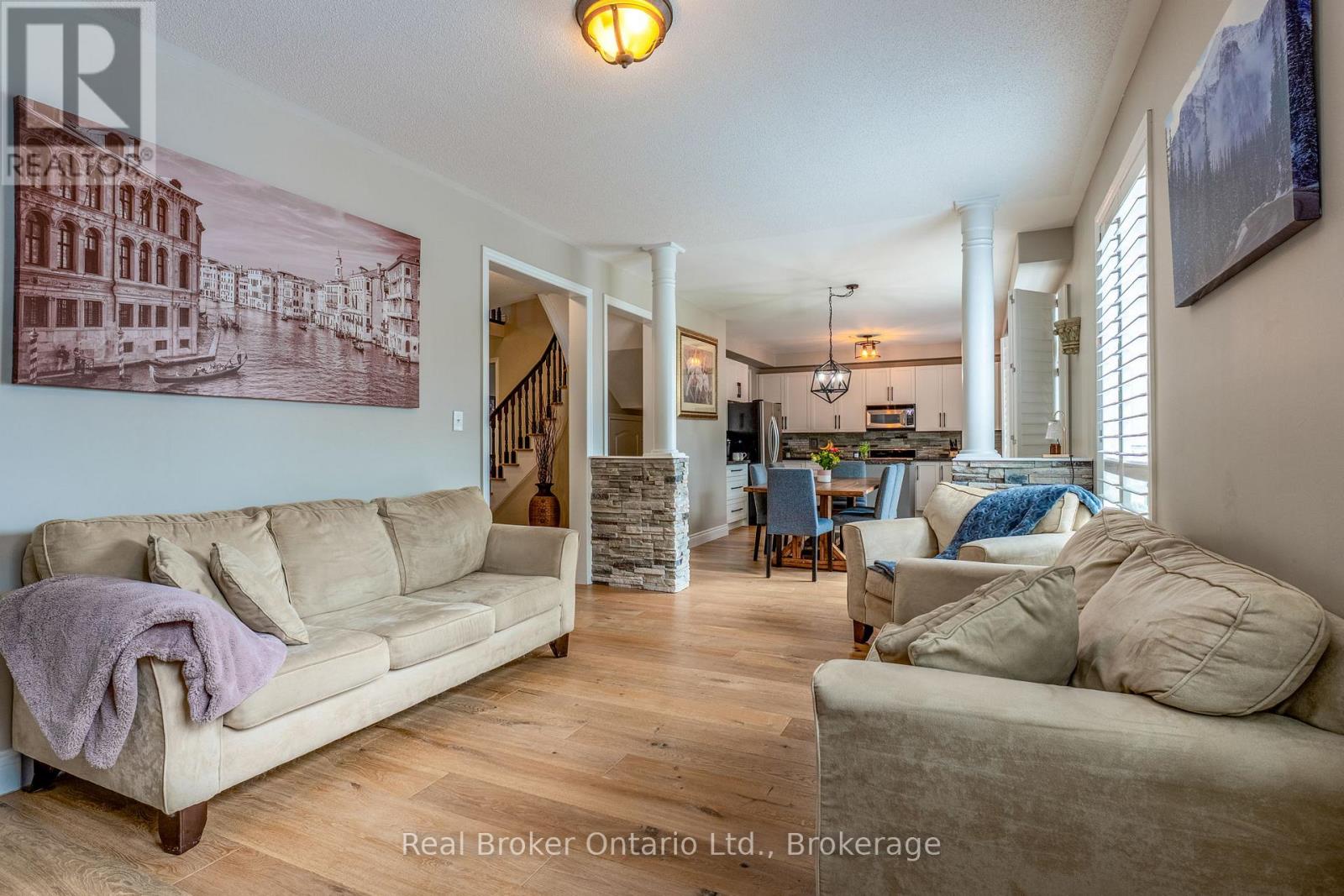 50 THE QUEENSWAY - Image 11
