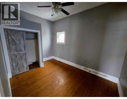 4pc Bathroom - 4802 47 Street, Stettler, AB T0C2L2 Photo 6