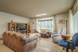 39045 Pth 52 Highway E, La Broquerie, MB R0A0W0 Photo 14
