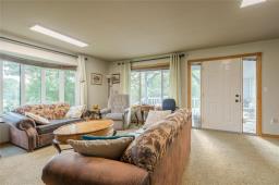39045 Pth 52 Highway E, La Broquerie, MB R0A0W0 Photo 17