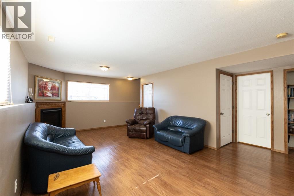 Listing photo – 4406 54A Avenue Crescent, Innisfail
