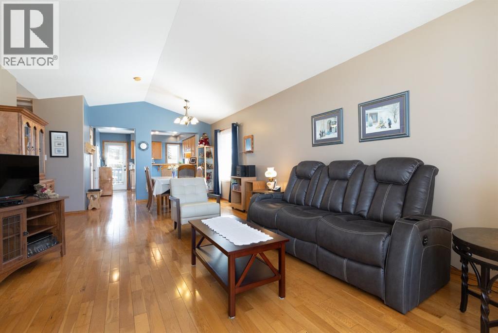 Listing photo – 4406 54A Avenue Crescent, Innisfail
