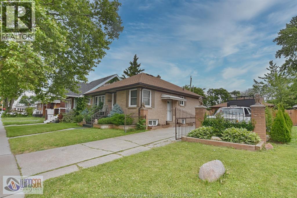 1534 PILLETTE ROAD - 24