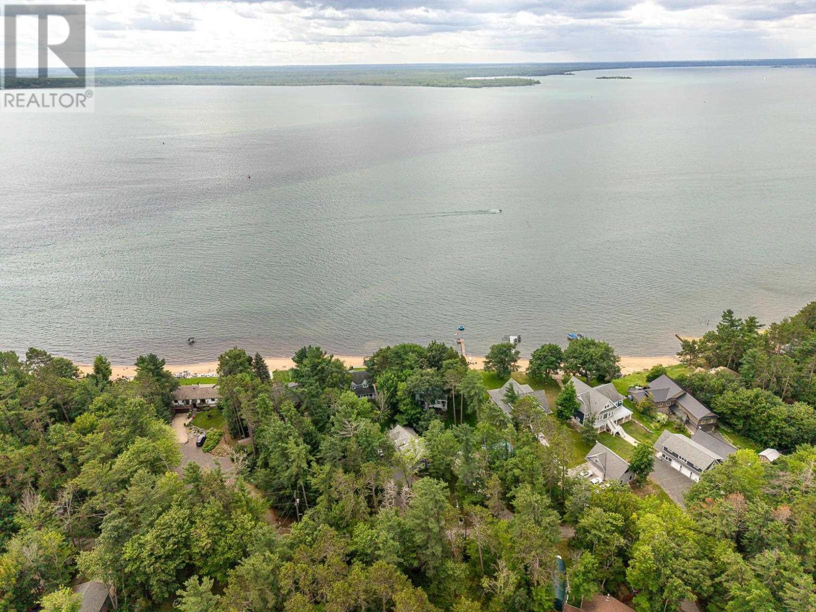 267 Pointe Louise DR - Image 31