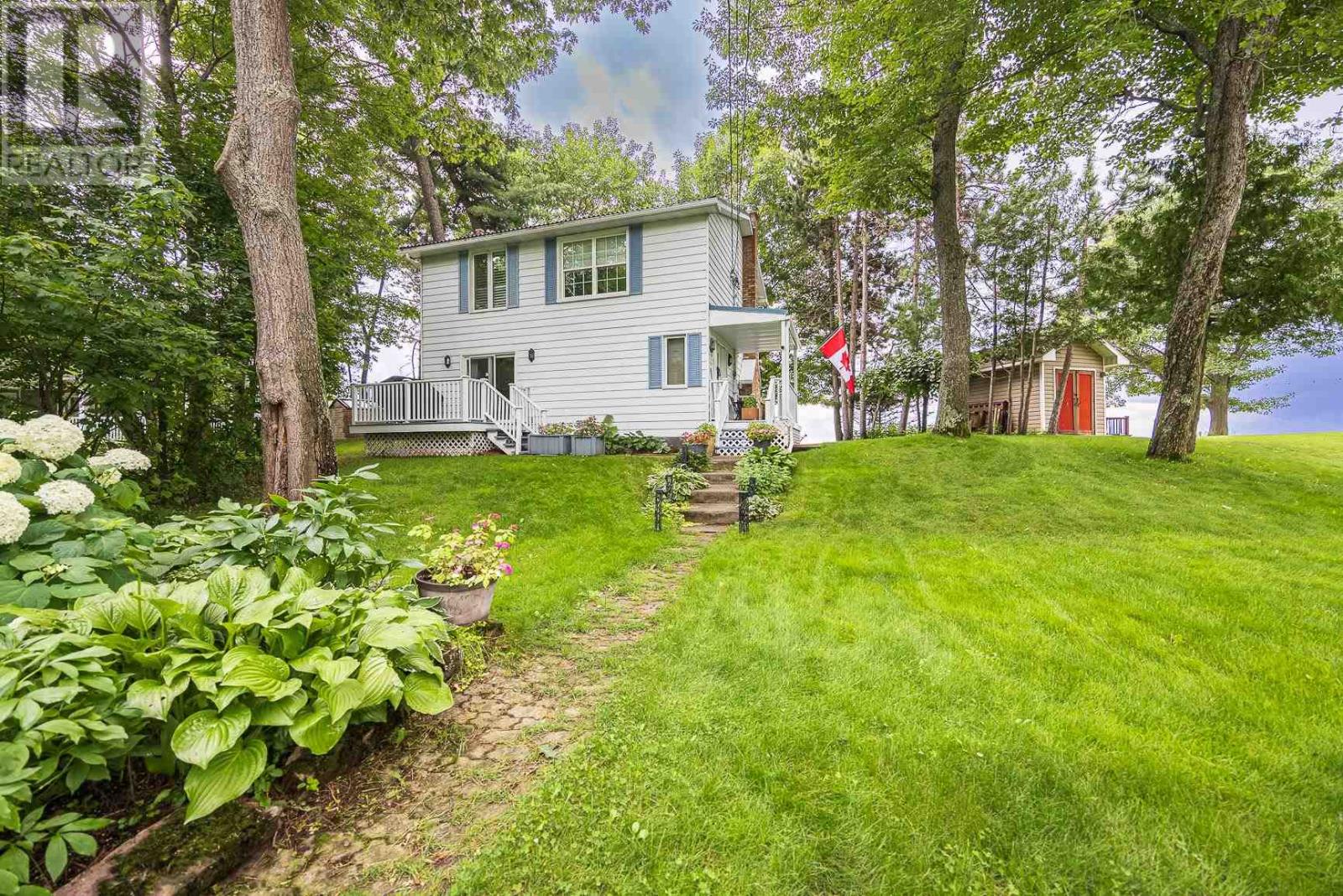 267 Pointe Louise DR - Image 8