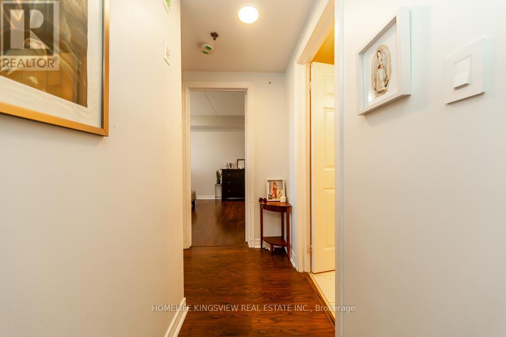 #301 7428 MARKHAM ROAD - 16