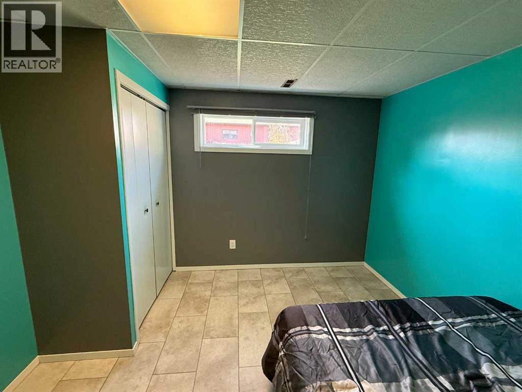5417 52 Avenue - 23