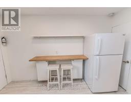 Upper - 20 Golden Avenue, Toronto, ON M6R2J4 Photo 8