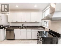 Upper - 20 Golden Avenue, Toronto, ON M6R2J4 Photo 9
