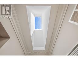 17 Lockheed Boulevard, Toronto, ON M9P2H5 Photo 18