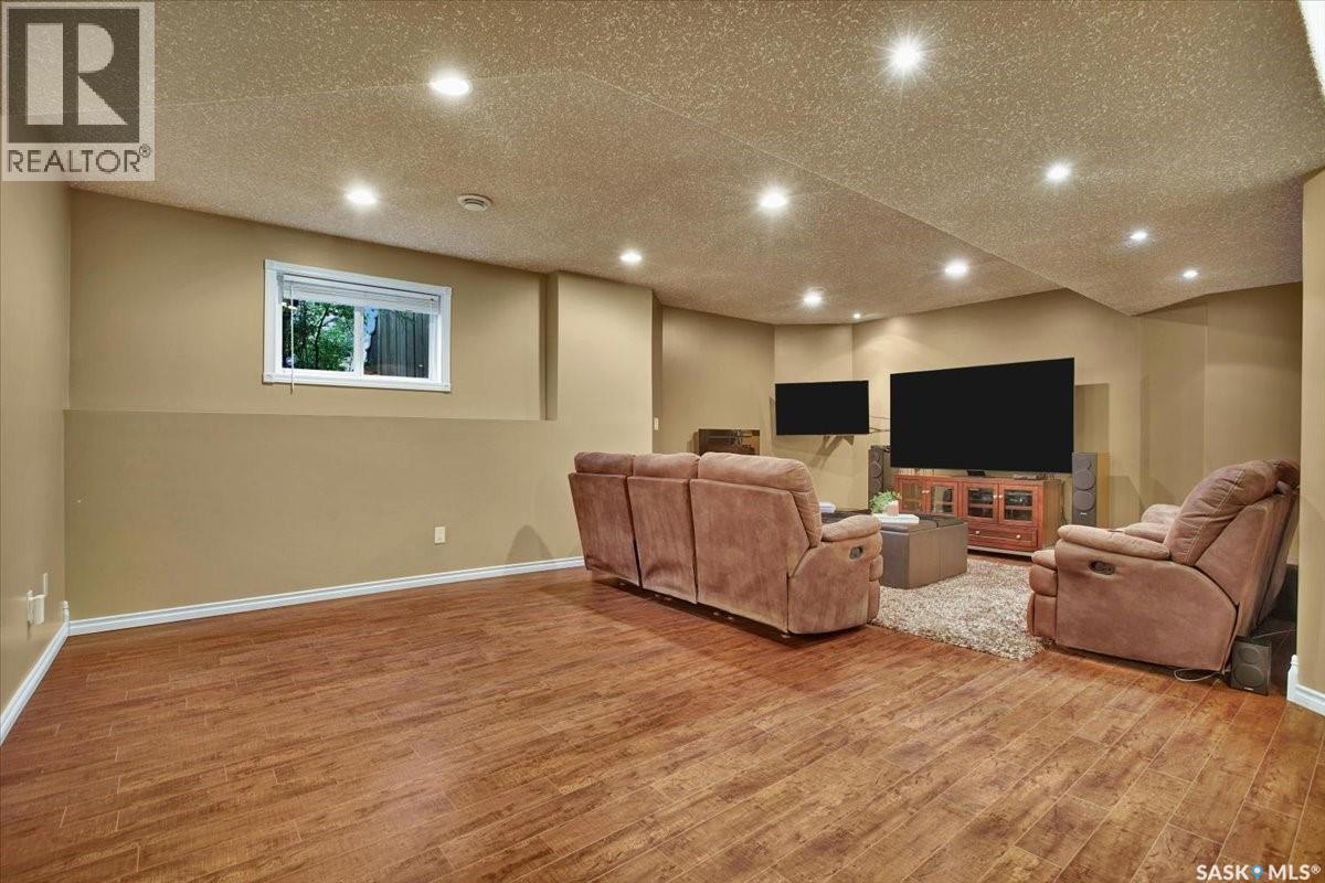 214 Burke PLACE - Image 24