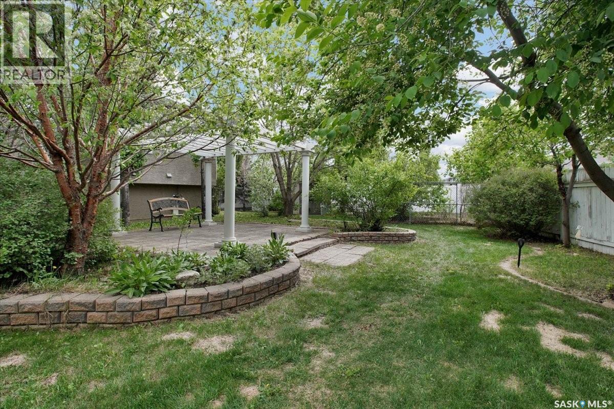 214 Burke PLACE - 41