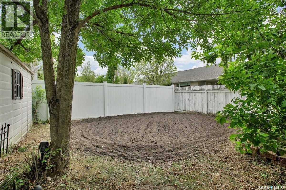 214 Burke PLACE - 44