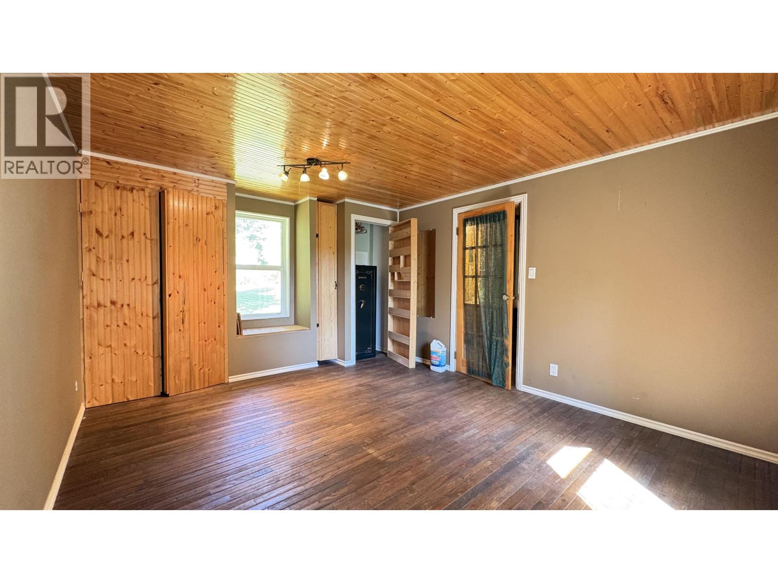 Photo 9 of 17 — 8905 LEGAULT PLACE · Prince George, BC