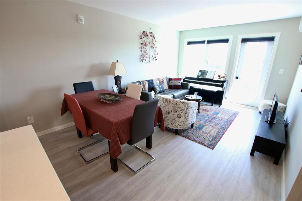 545 Dale Boulevard, Winnipeg, Manitoba, R3R3Y9, Winnipeg, Manitoba — photo 4 of 5