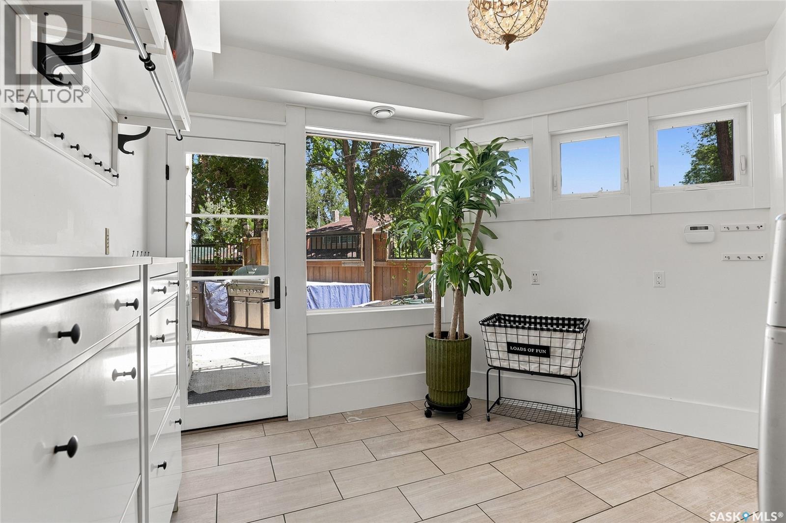 100 Poplar CRESCENT - Image 30