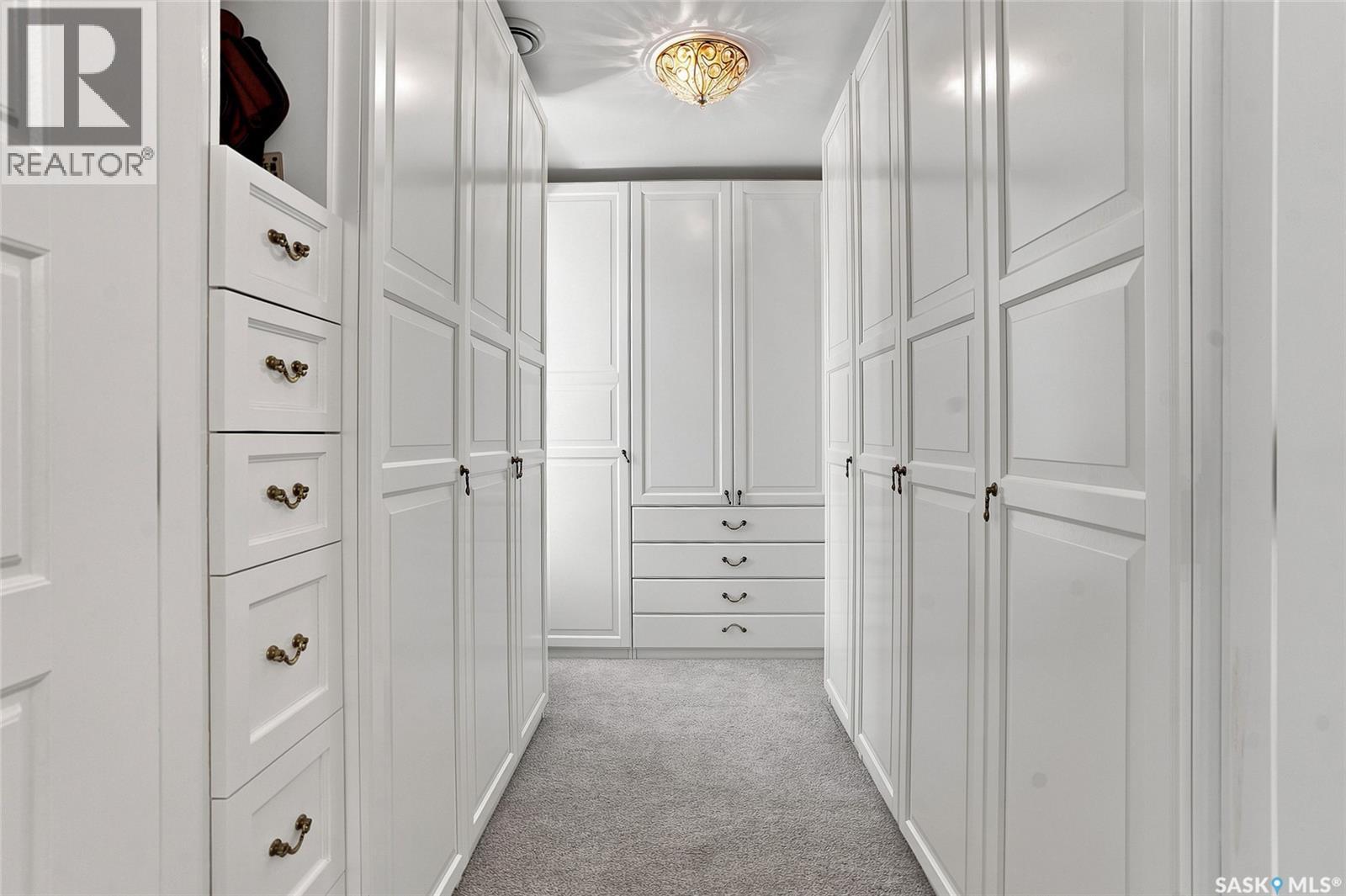 100 Poplar CRESCENT - Image 34