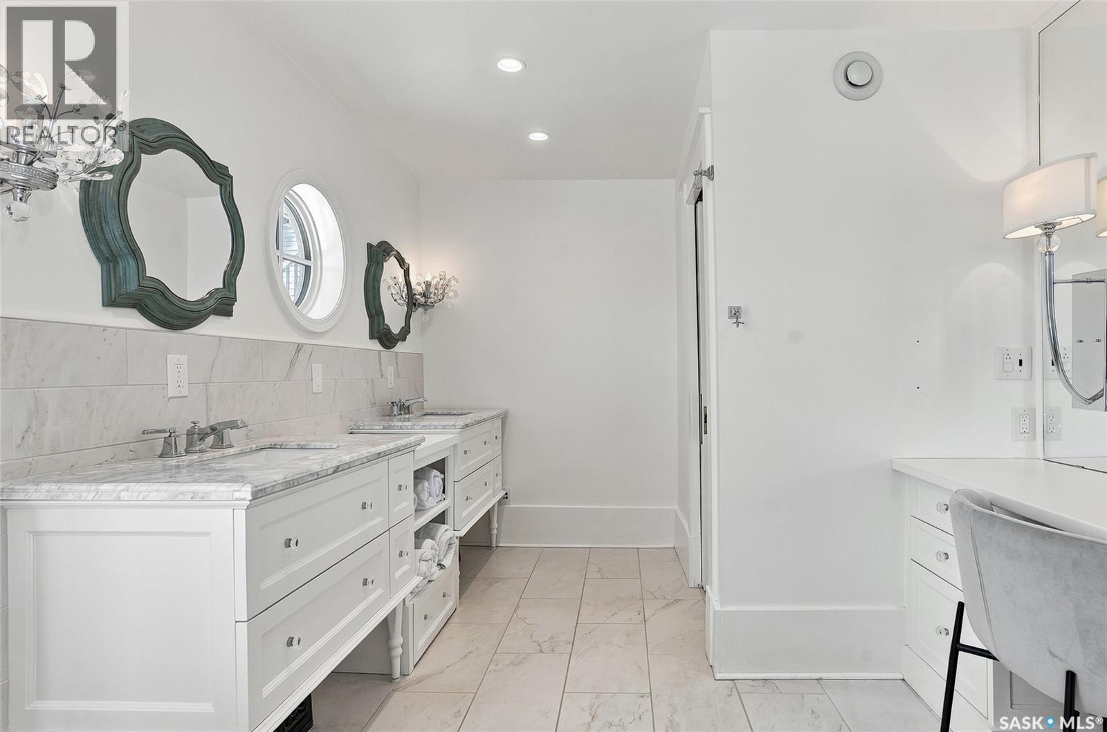 100 Poplar CRESCENT - Image 37