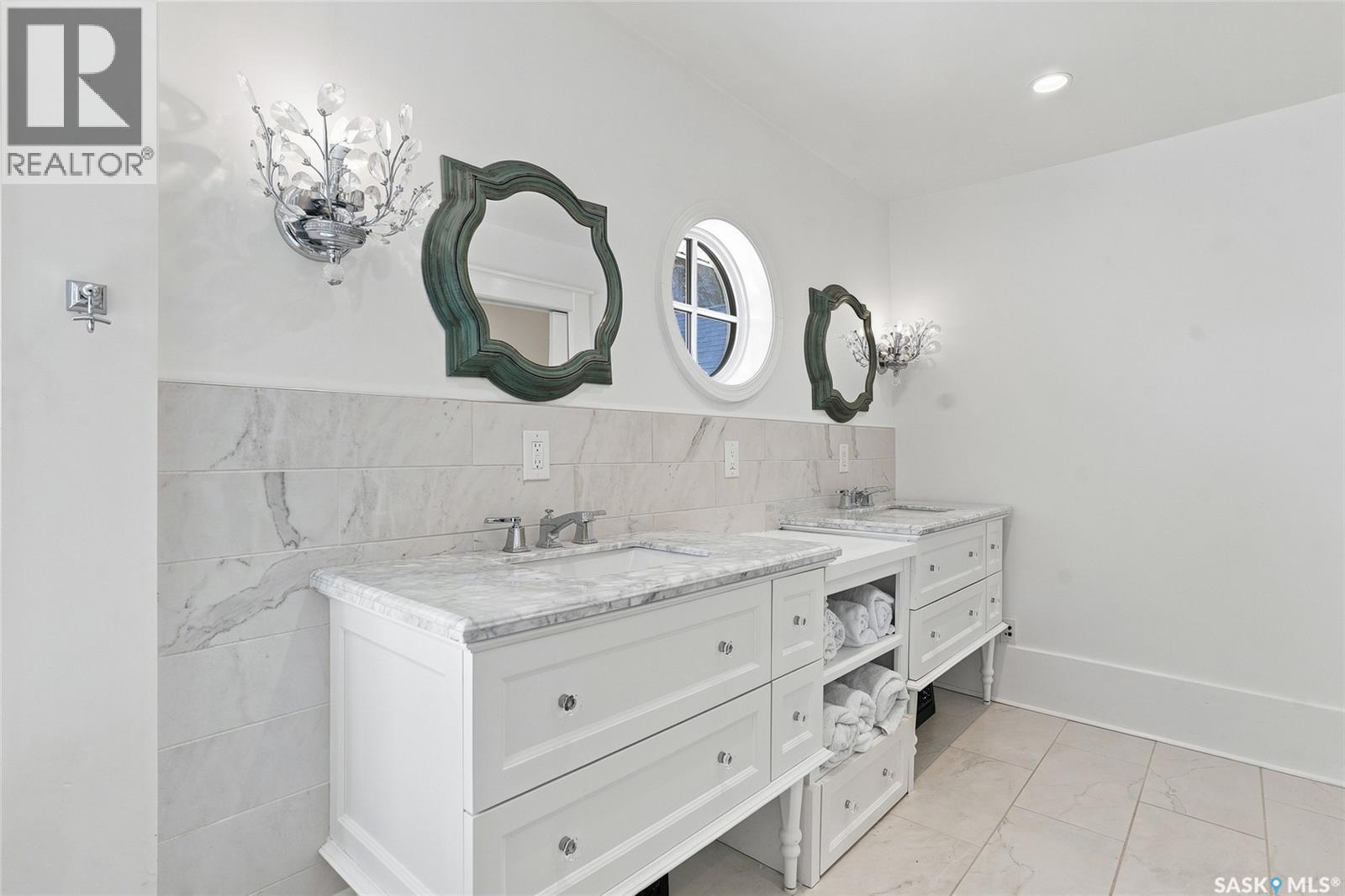 100 Poplar CRESCENT - Image 38