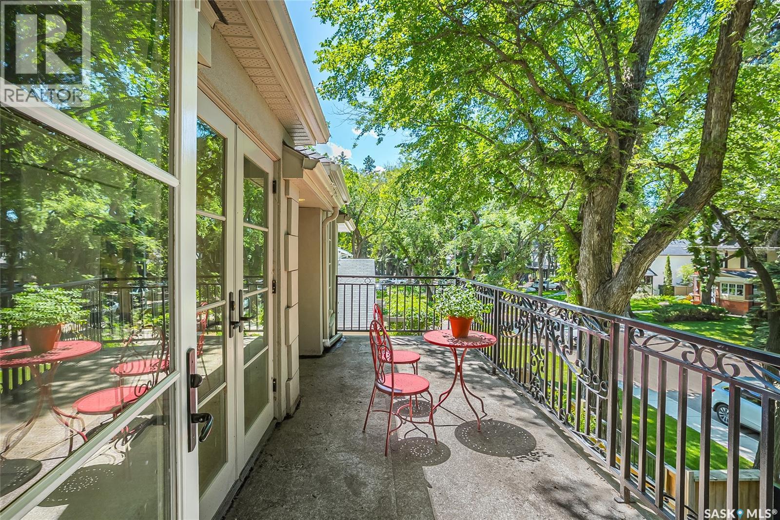 100 Poplar CRESCENT - Image 41