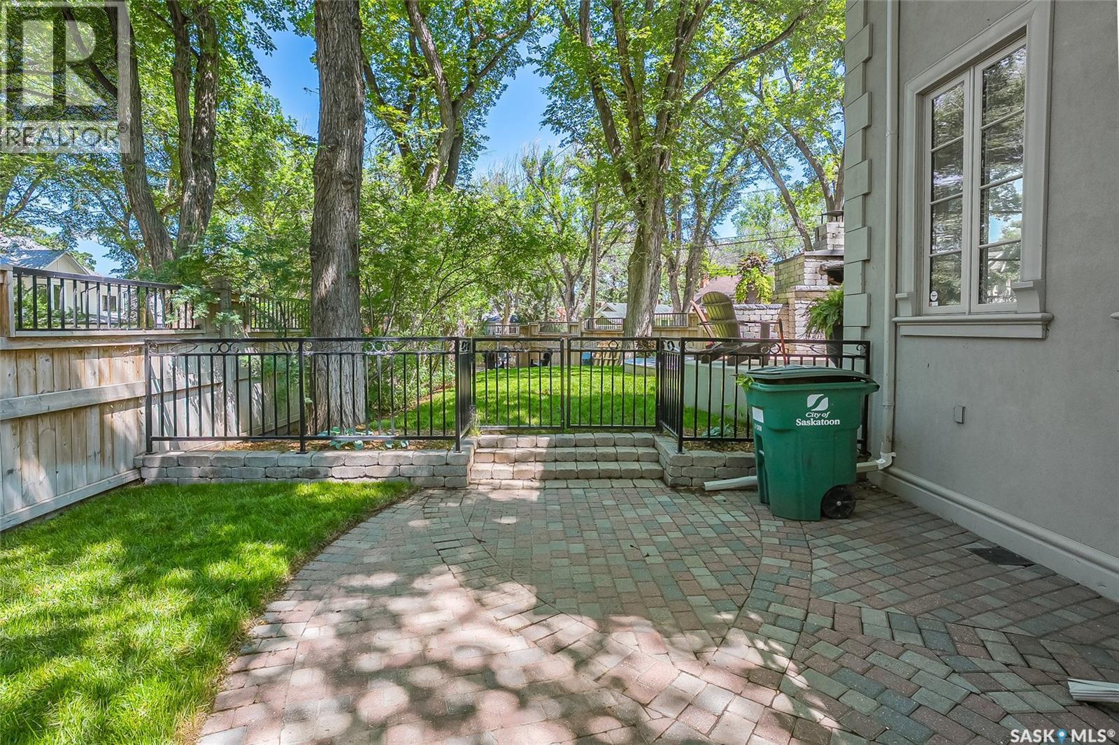 100 Poplar CRESCENT - Image 82