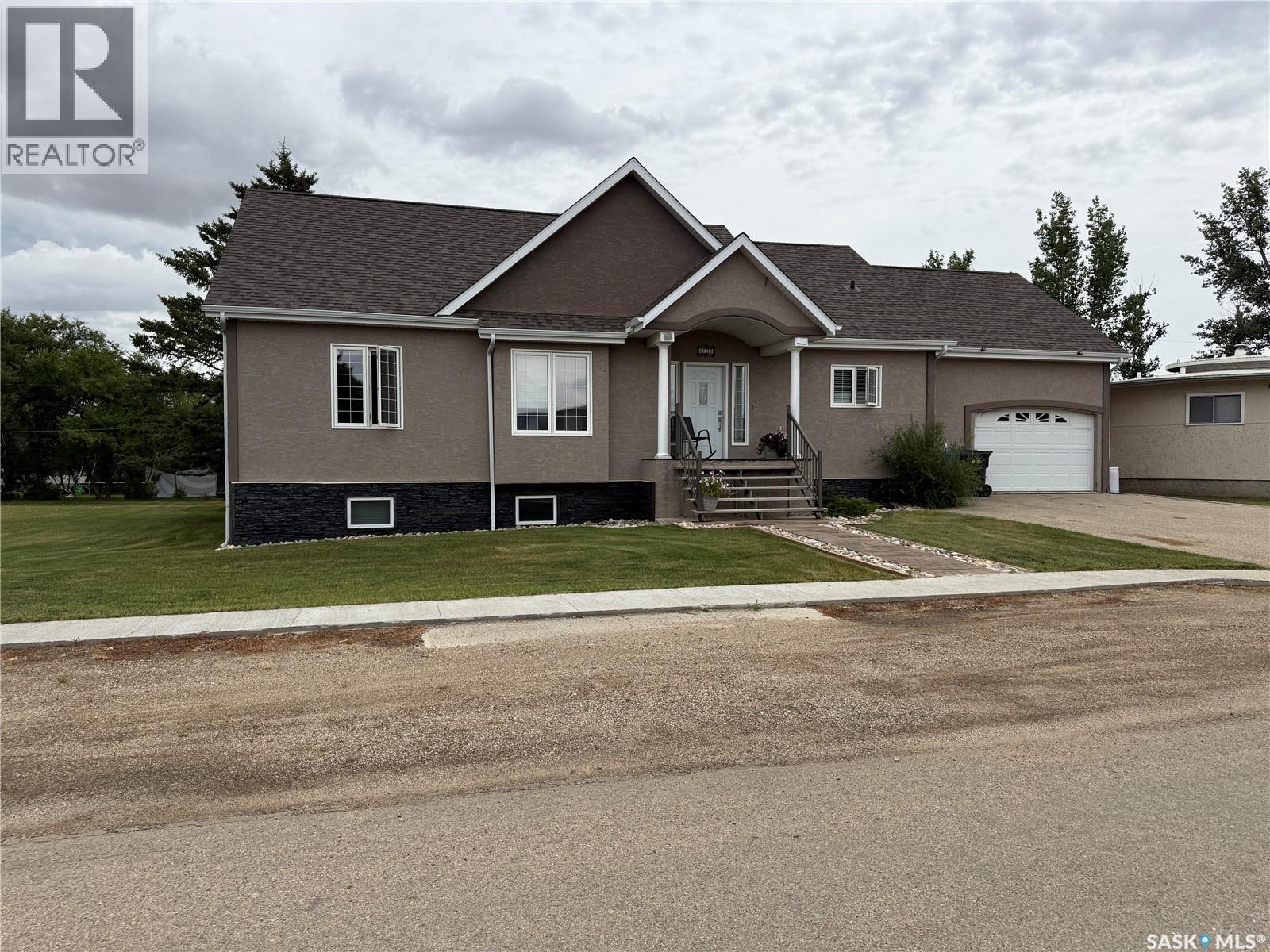 630 Saskatchewan STREET - 1