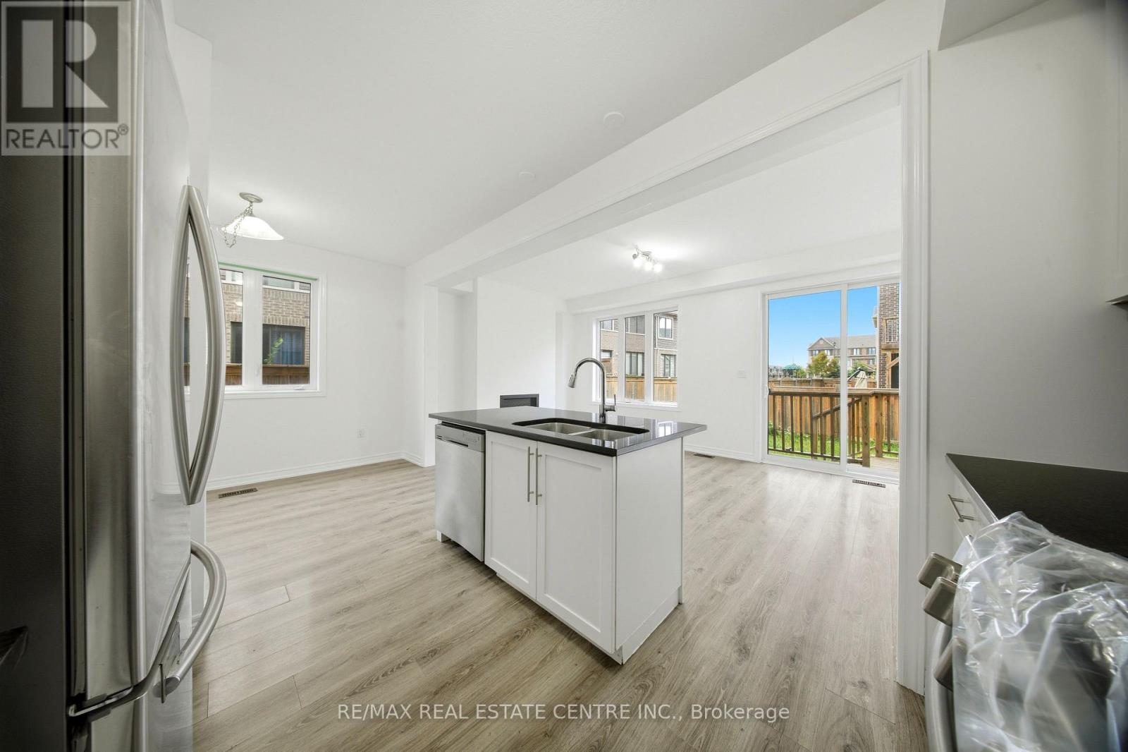 #167 1890 RYMAL ROAD E - 14