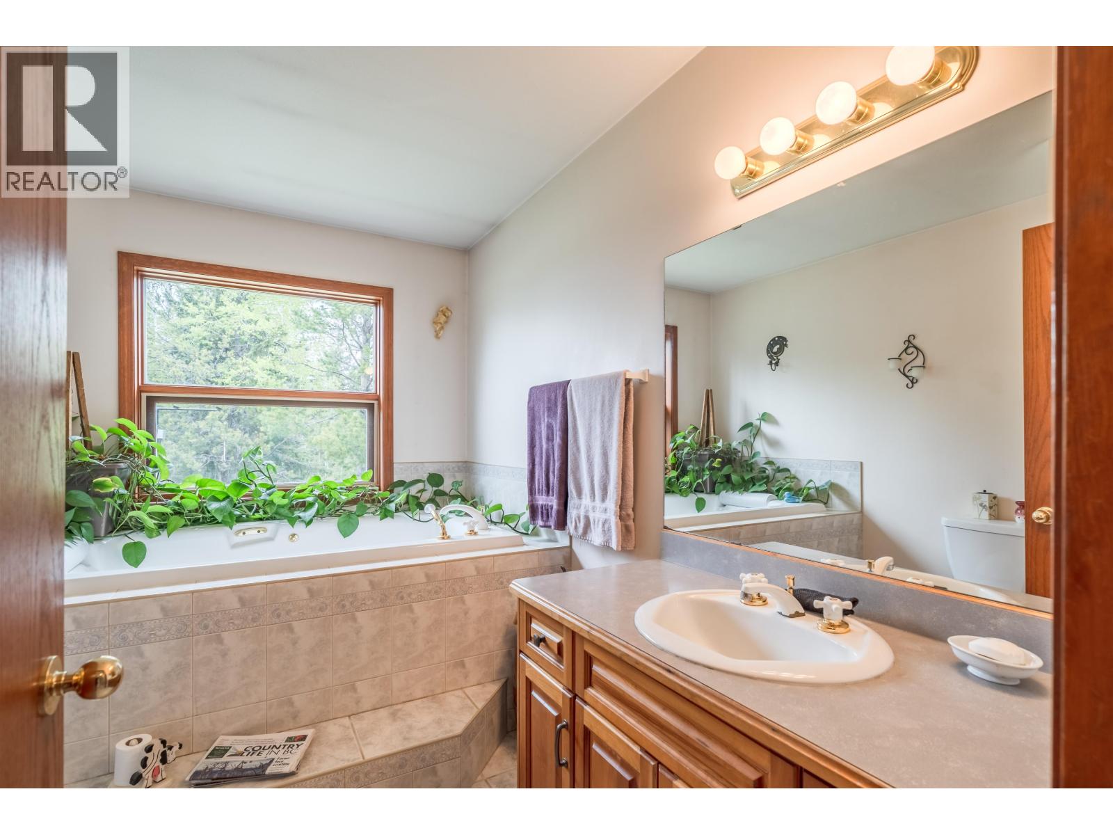 7497 LITTLE FORT 24 HIGHWAY, Bridge Lake