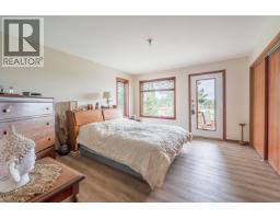 7497 Little Fort 24 Highway, Bridge Lake, BC V0K1X2 Photo 22