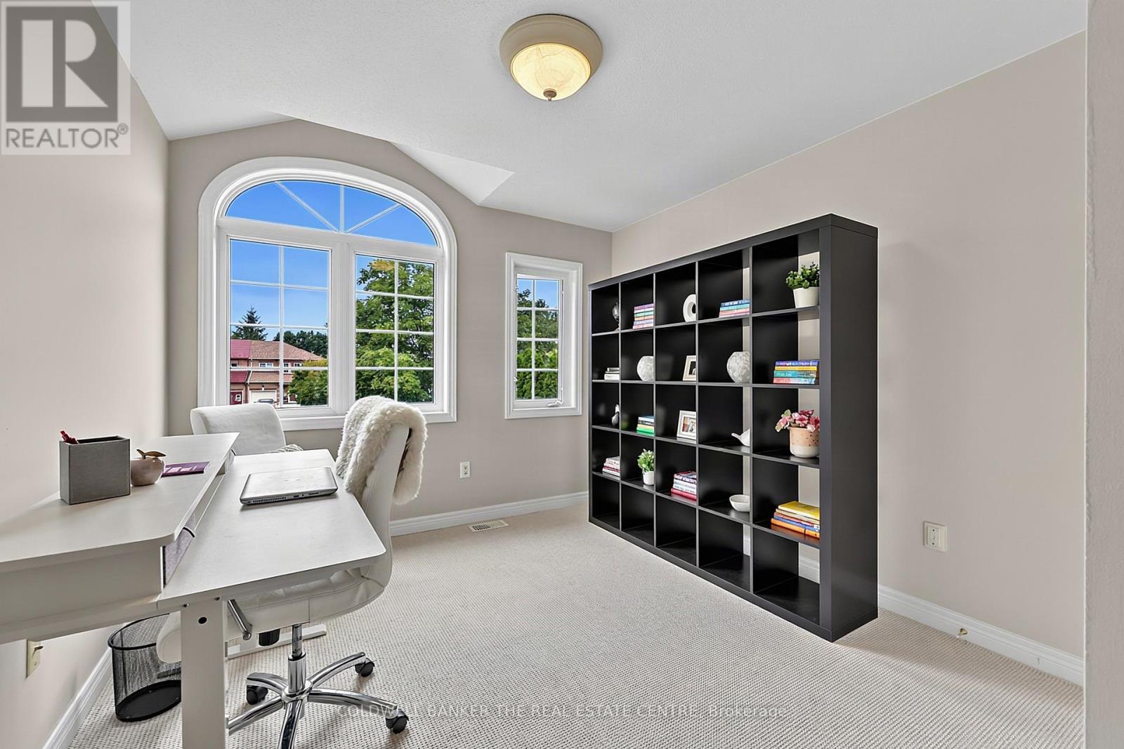 37 RAINBOW COURT - 24