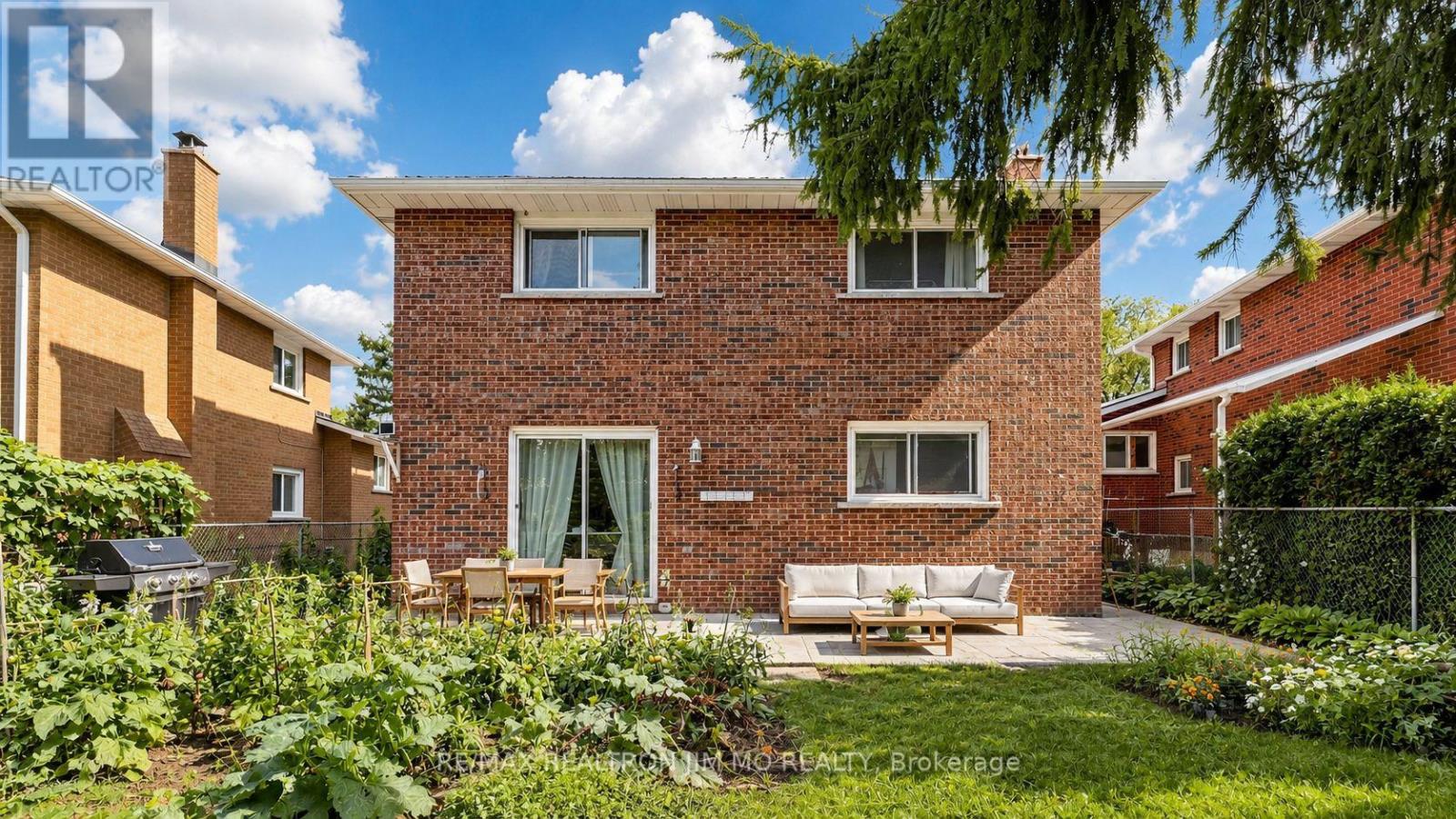 211 RISEBROUGH CIRCUIT - 44