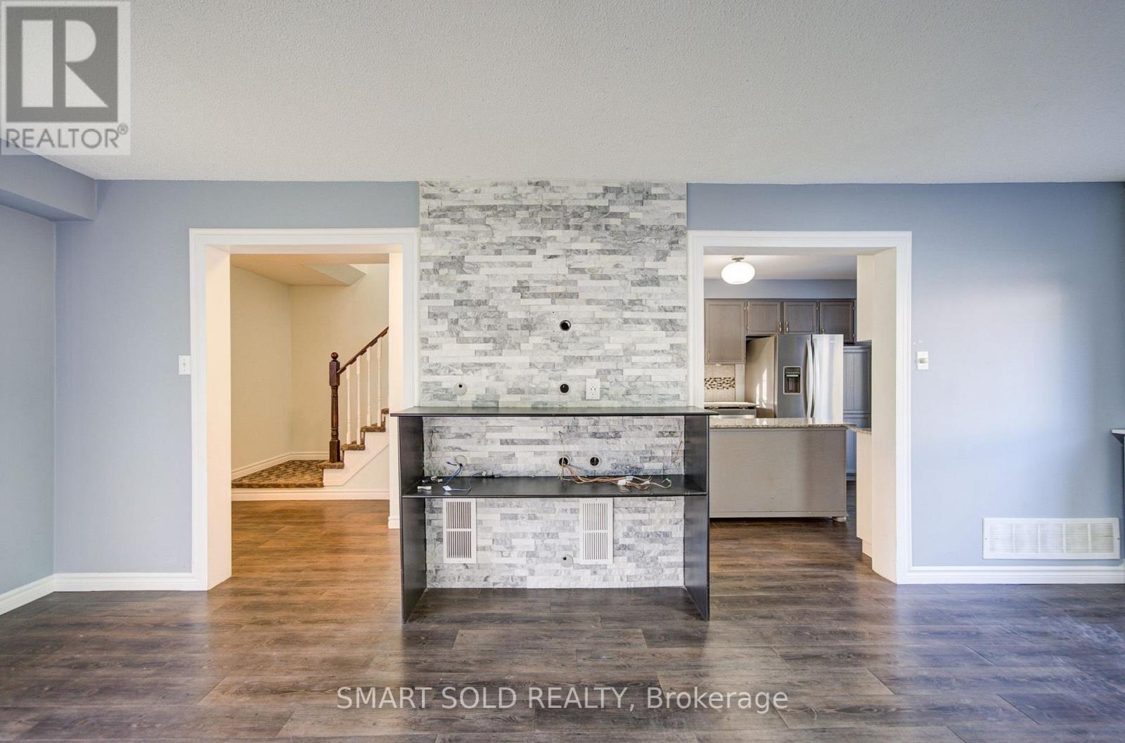 90 MOON DRIVE - Image 11