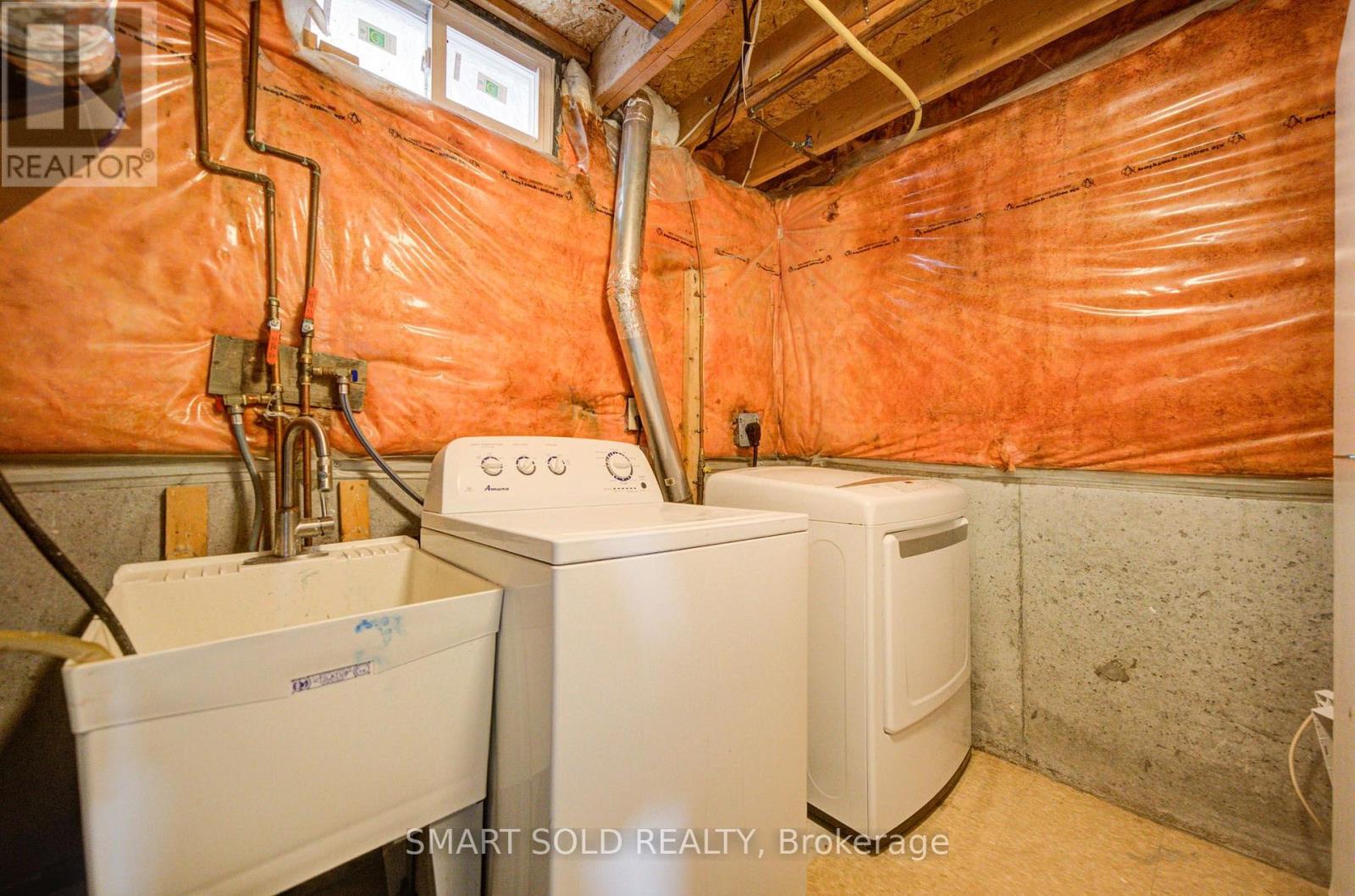 90 MOON DRIVE - Image 33