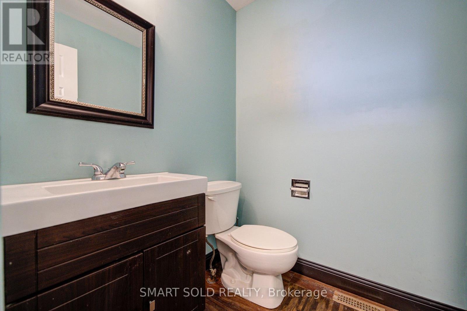 90 MOON DRIVE - Image 9