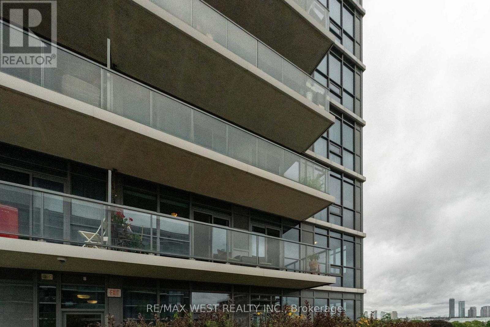 #710 1185 THE QUEENSWAY - Image 30