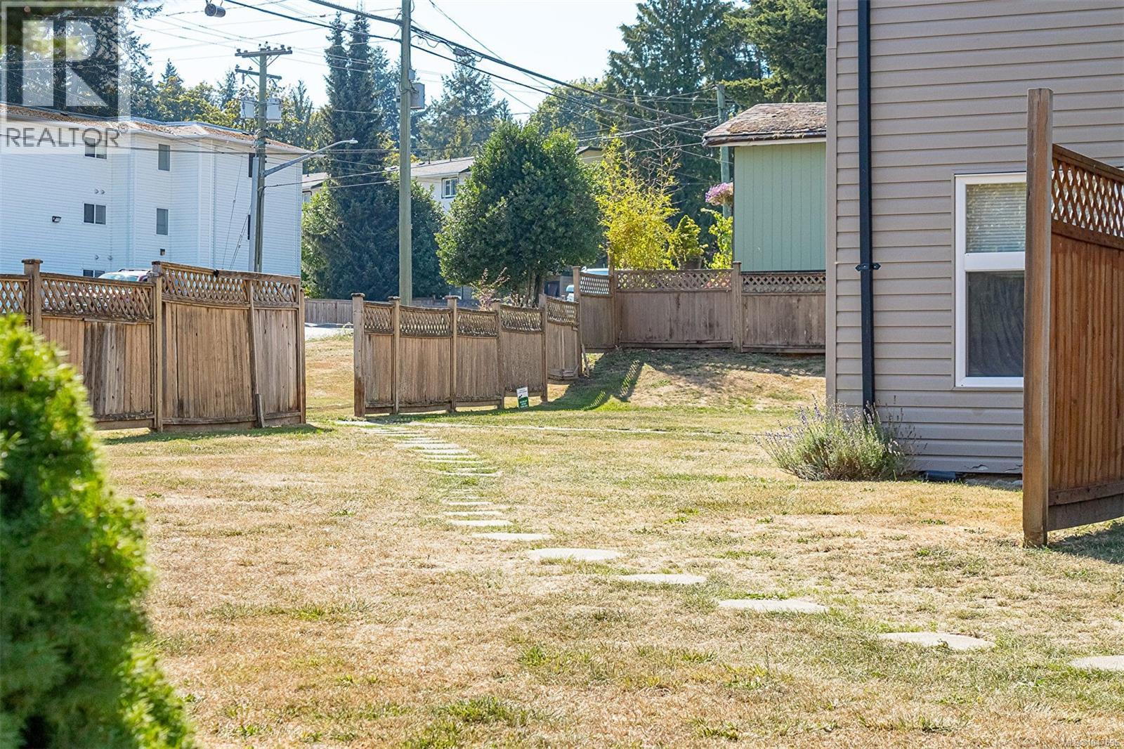 #101 3215 Cowichan Lake Rd - 22