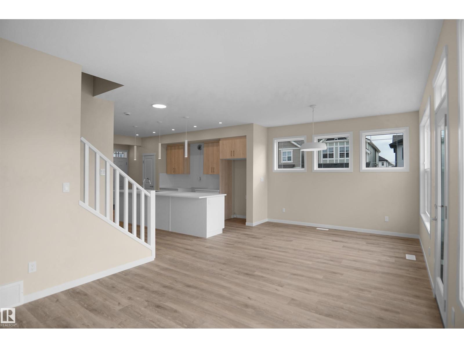 22915 95 Av NW photo 3 — MLS® E4505527
