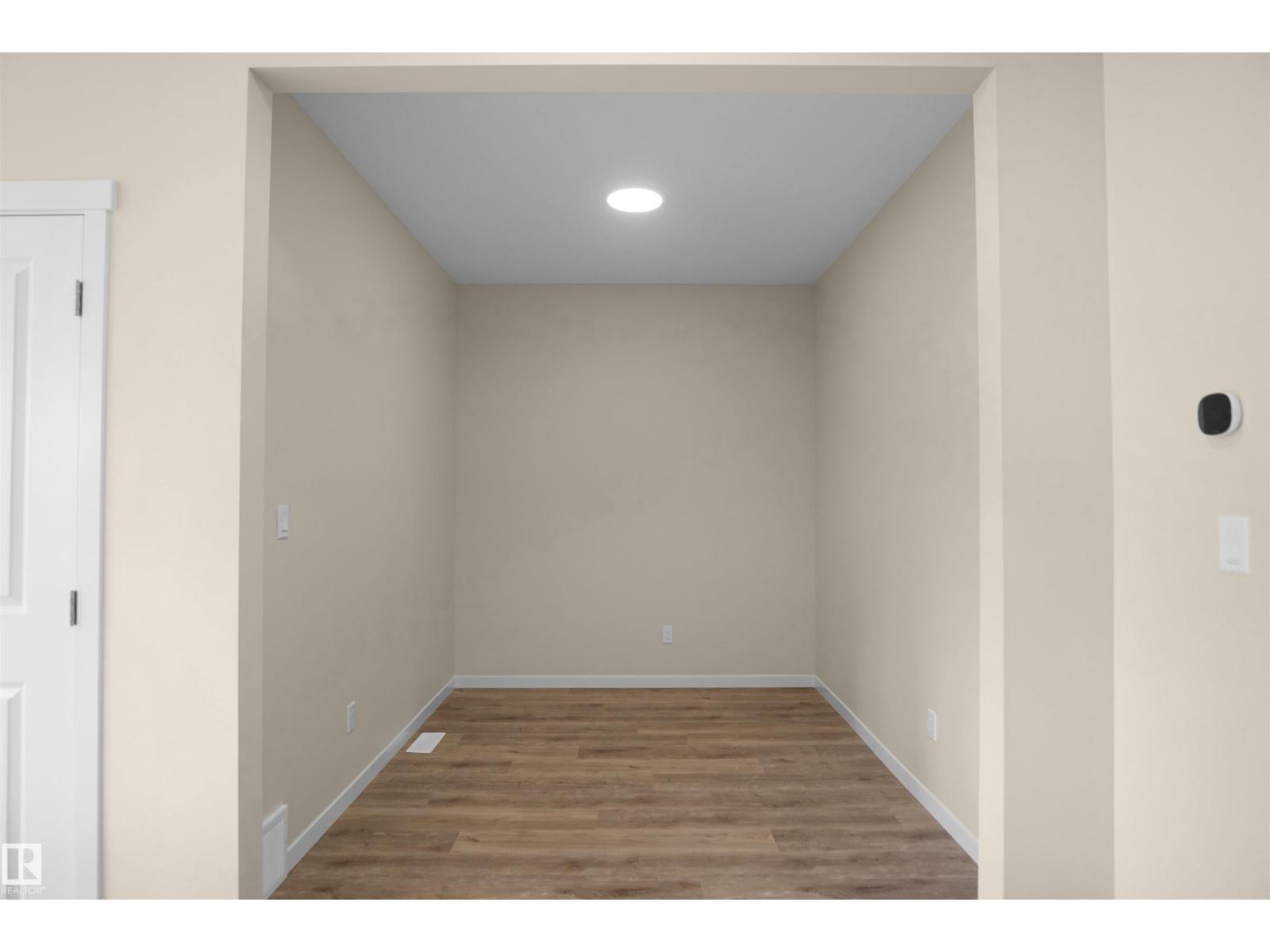 22915 95 AV NW - 21