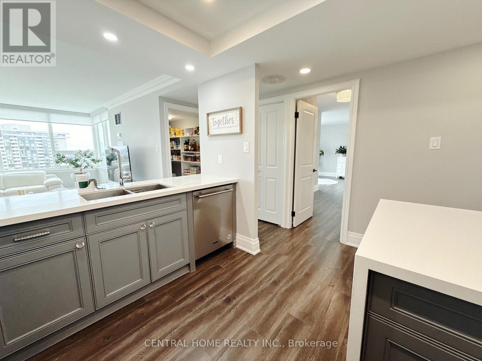 #2703 55 SKYMARK DRIVE - Image 19