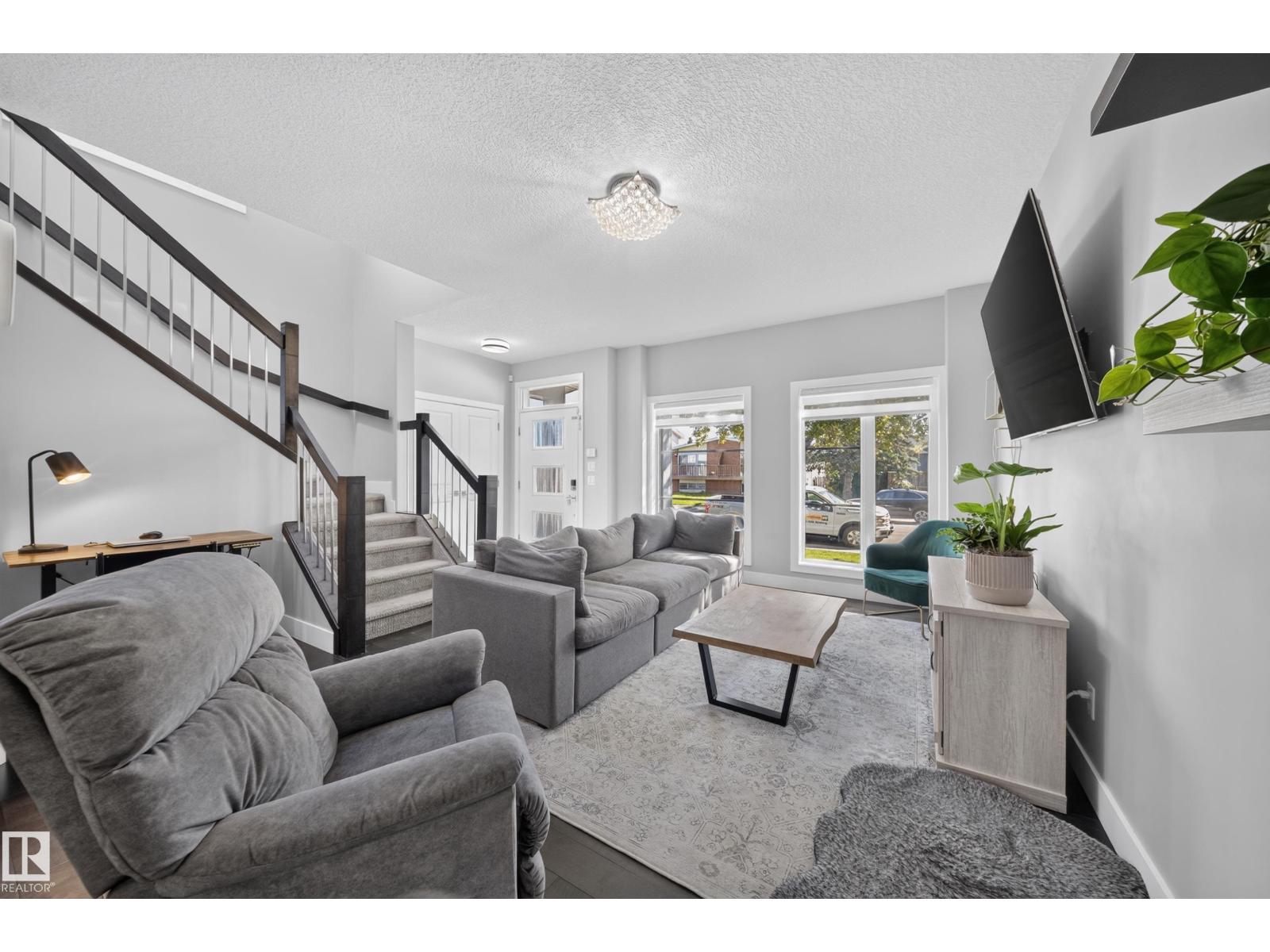 10510 153 ST NW - 21