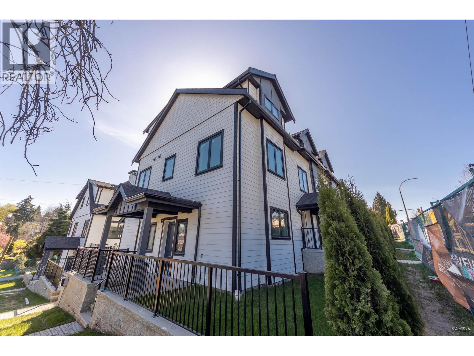 Property for sale at 103 1406 E 18TH AVENUE