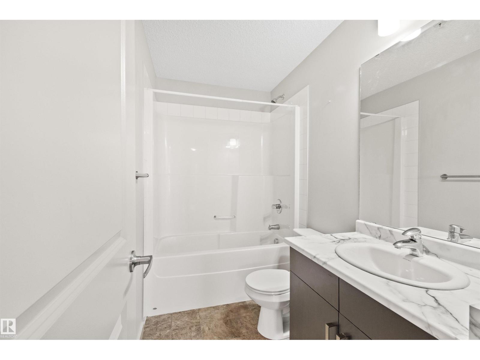 #318 5521 7 AV SW - Image 3