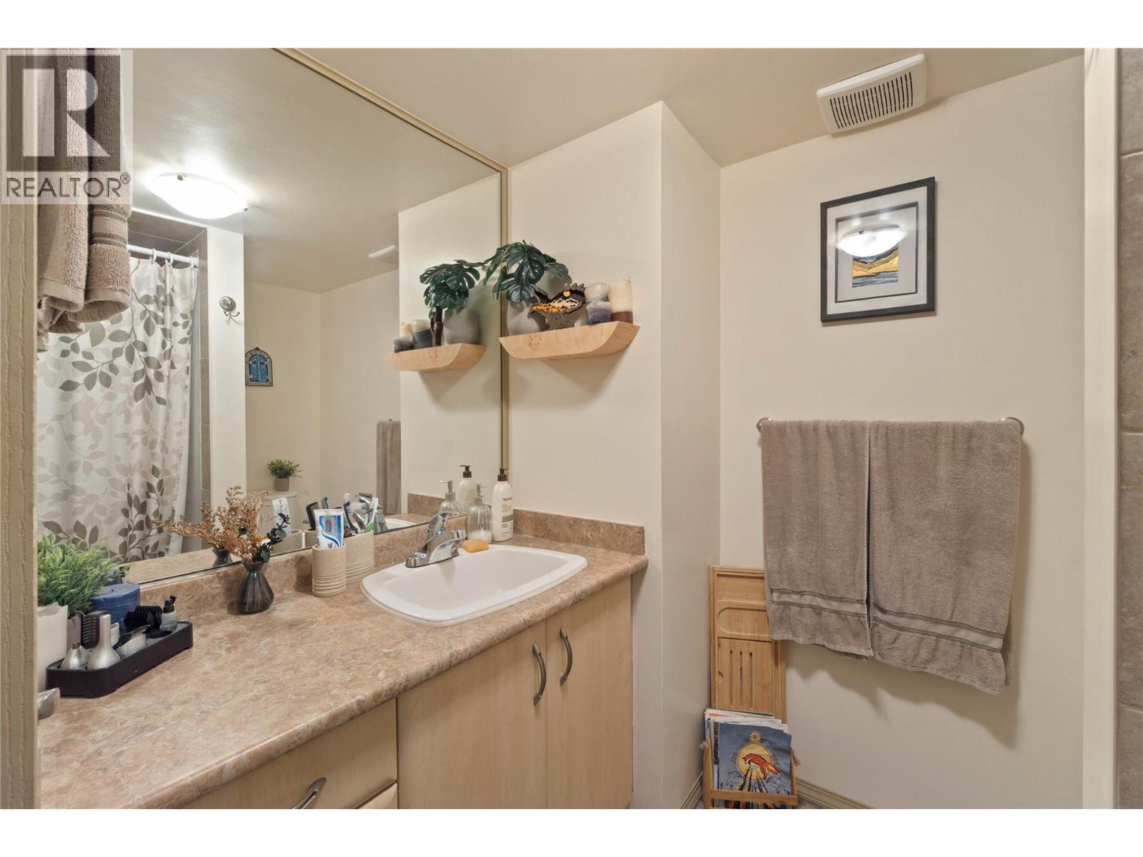 #38 1221 HUGH ALLAN Drive - 18