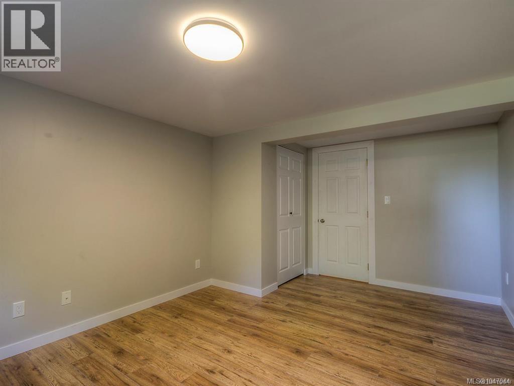 80 Kerr St - Image 33