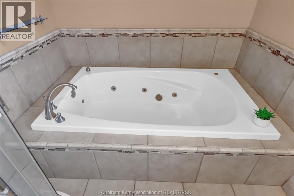 10818 Talbot TRAIL - Image 32