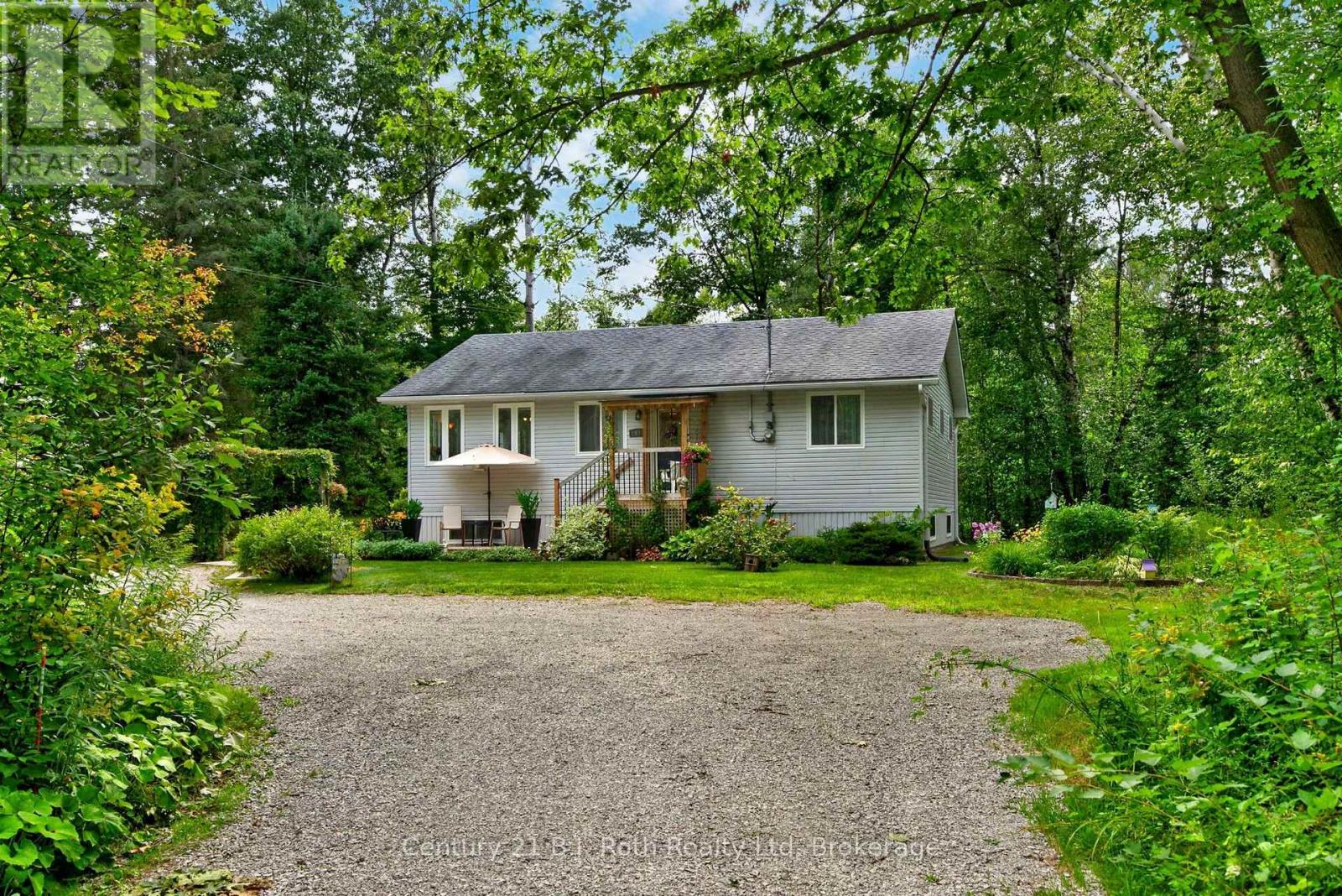 24 CRESCENT DRIVE - Image 36