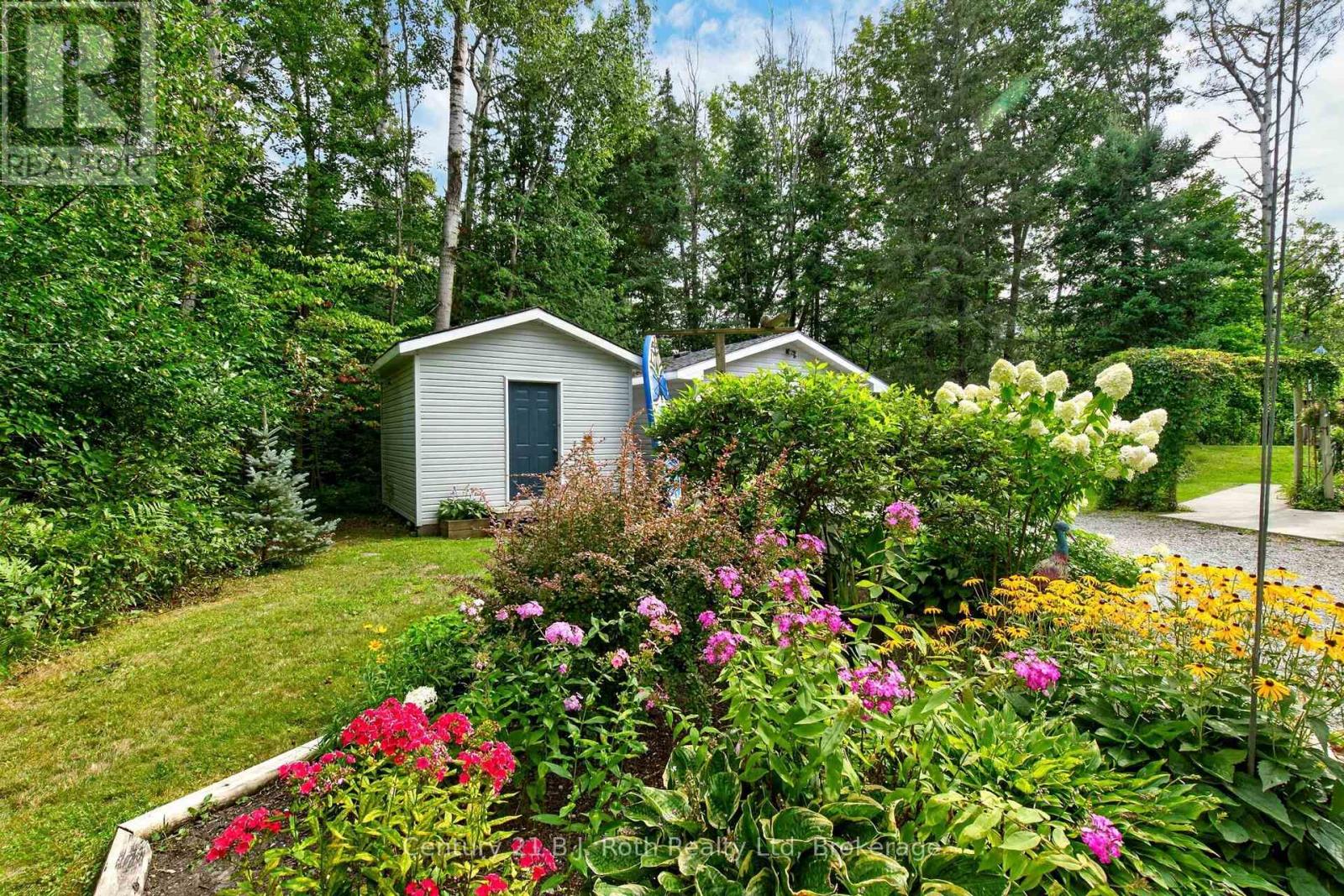 24 CRESCENT DRIVE - Image 37